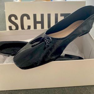 Schutz 8.5 patent leather ballet flat